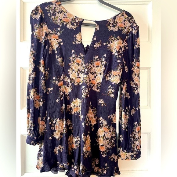 Astr Pants - ASTR the Label for Anthropologie Women’s Large Floral Navy long sleeve romper